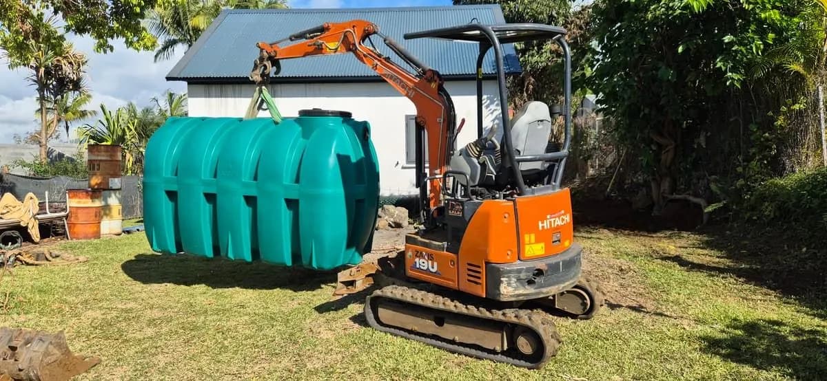 Terrassement de terrain pour construction de maison à La Réunion par Tractoplaine